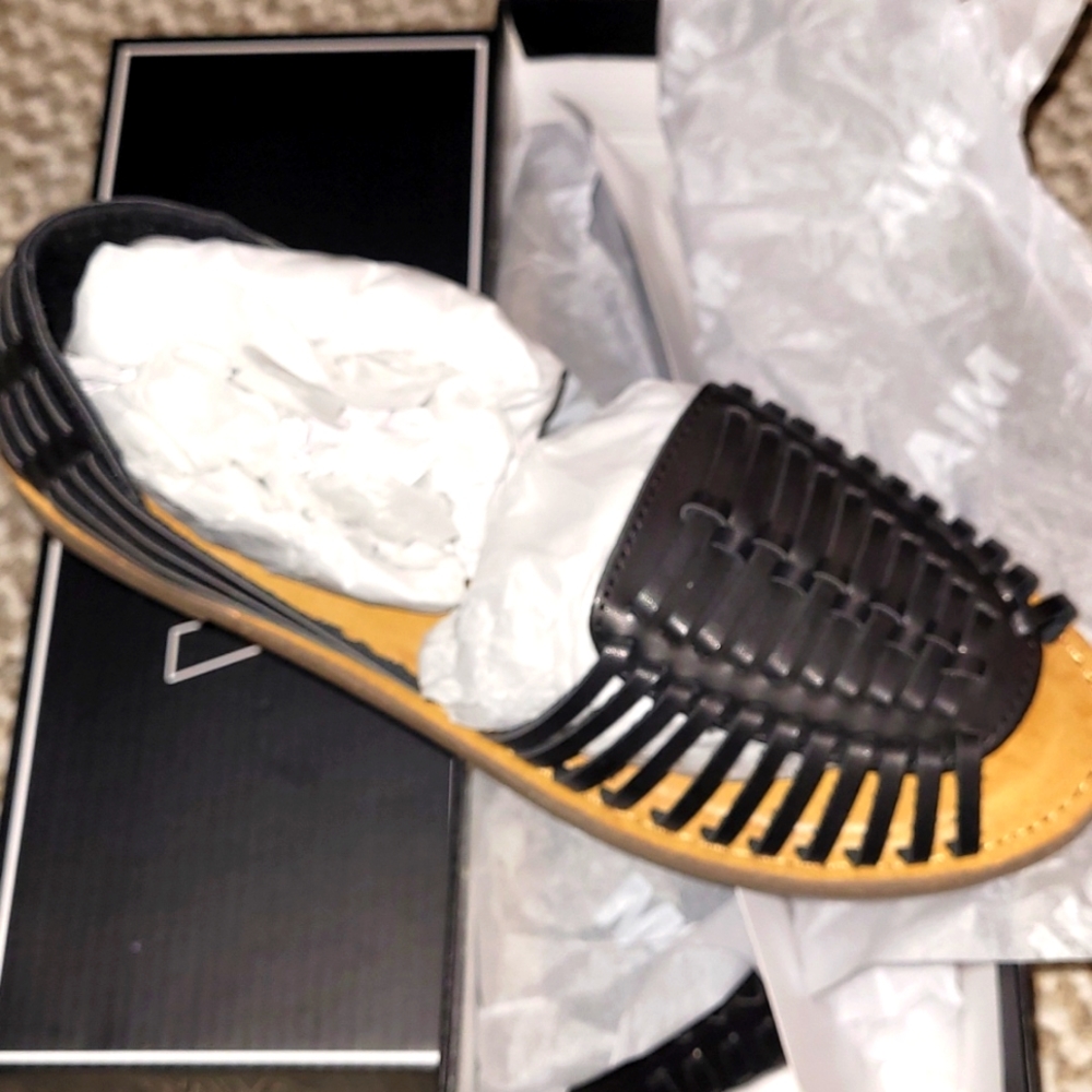MIA size 6 flats  black shoes